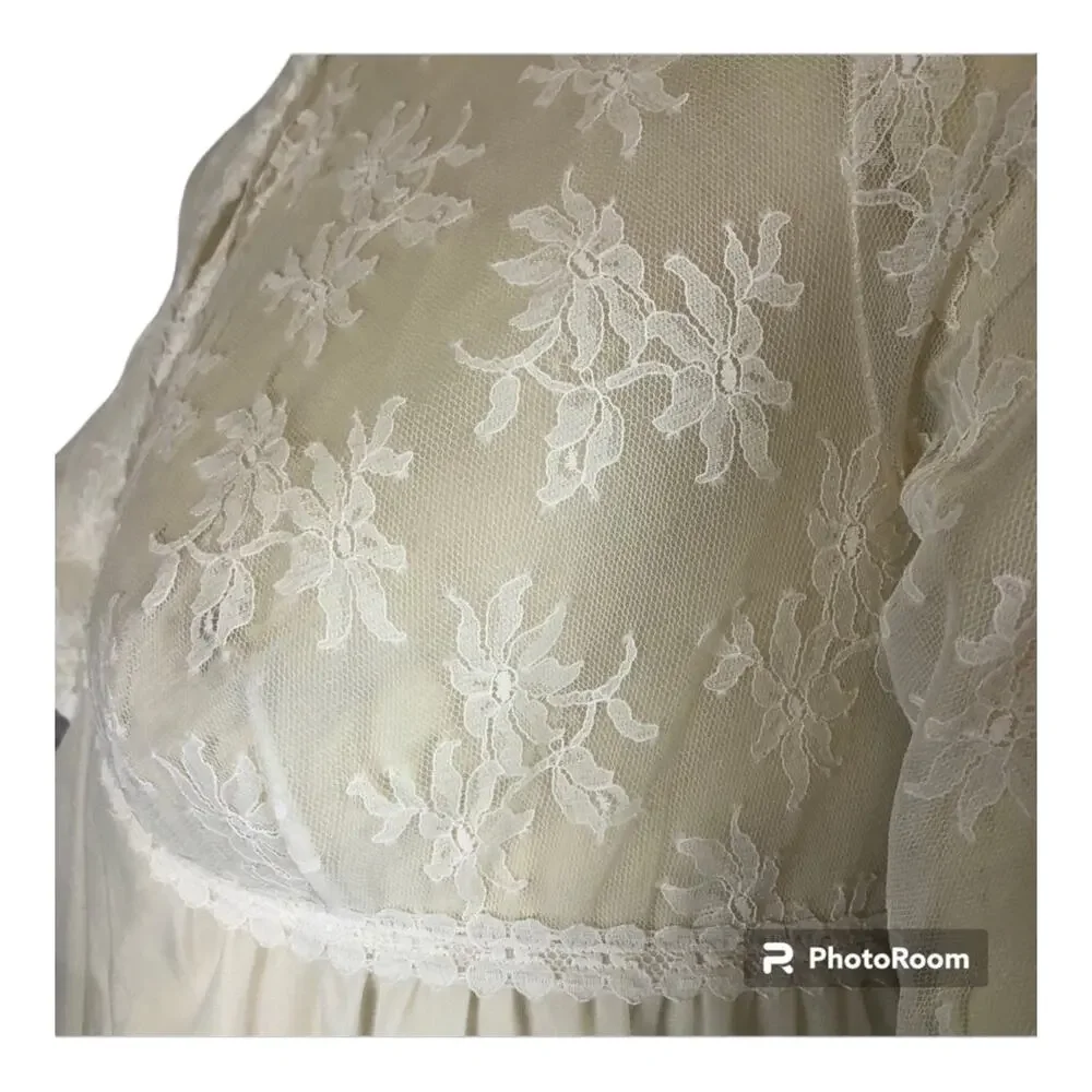 Vintage 60s Vanity Fair Chiffon Lace Tricot Sheer Peignoir Robe size 30 XS